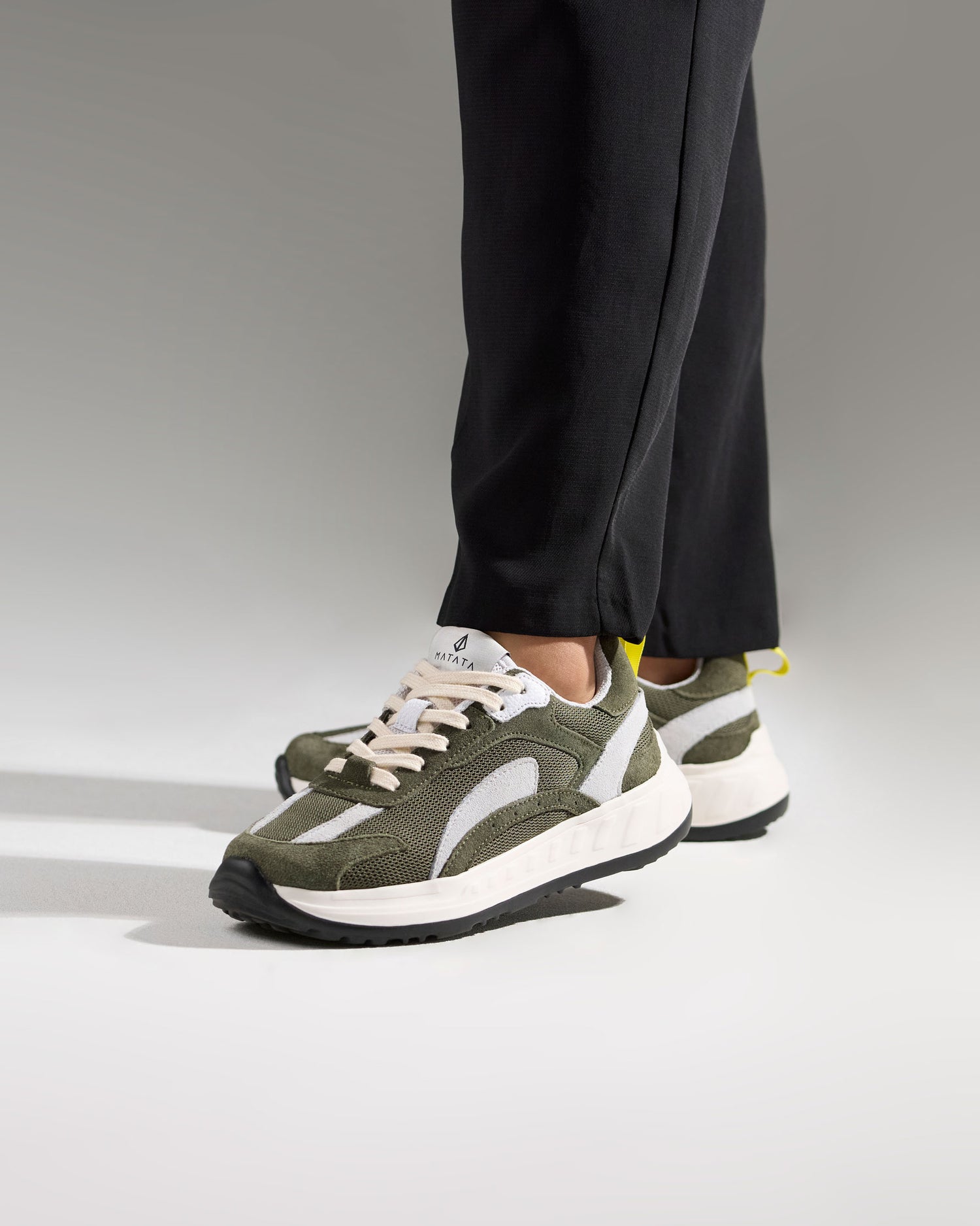 Marsella Olivo - Mujer