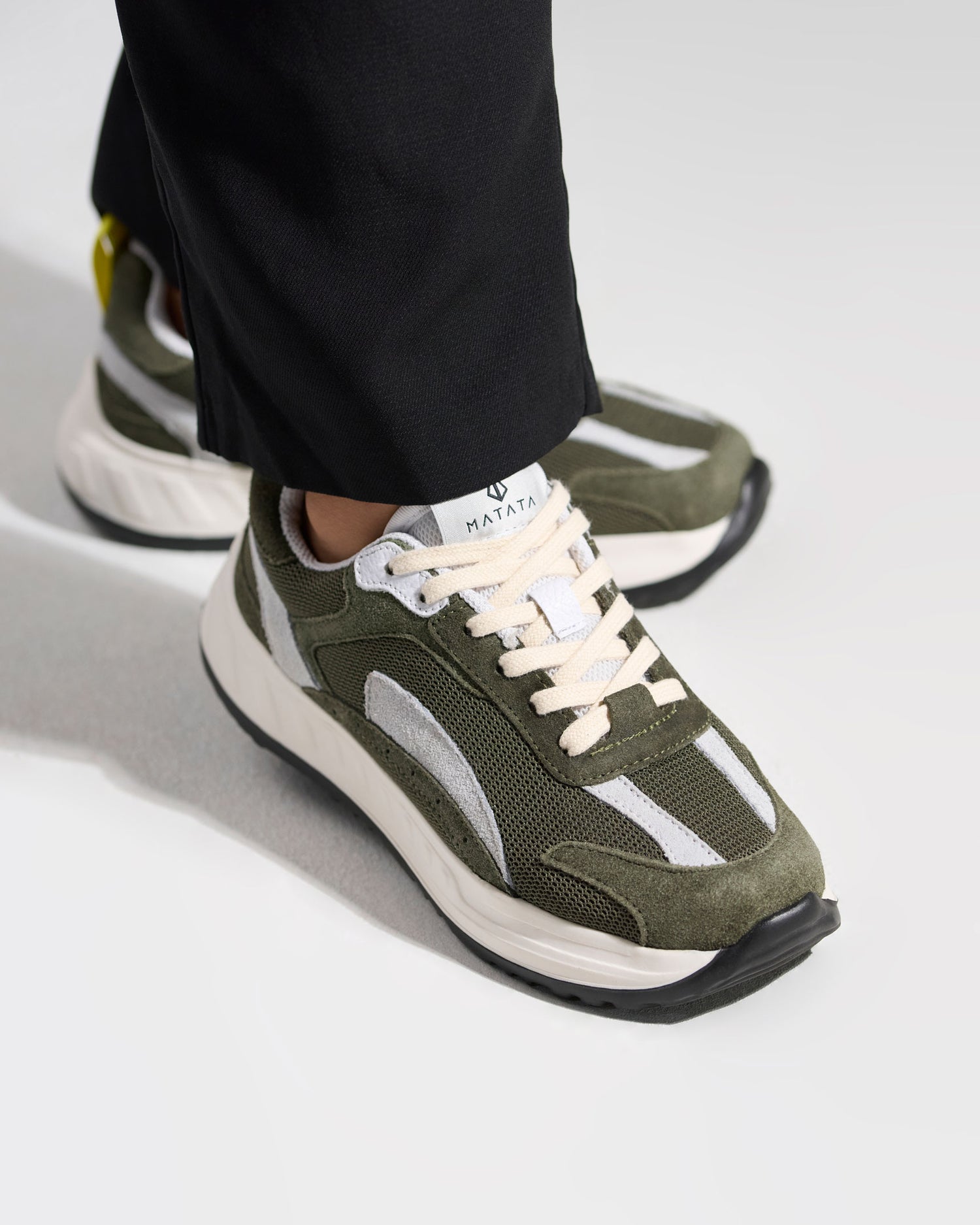 Marsella Olivo - Mujer