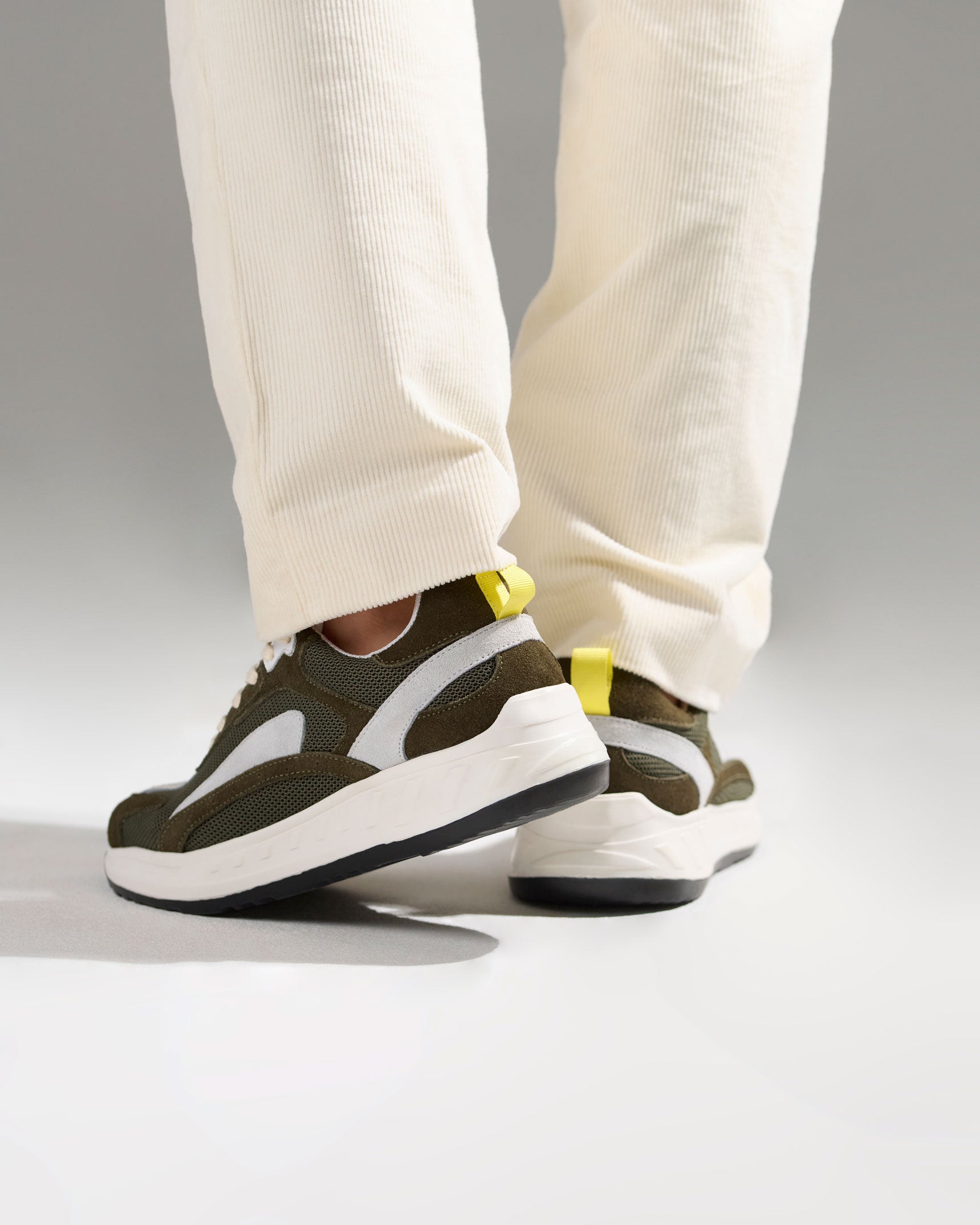 Marsella Olivo - Hombre